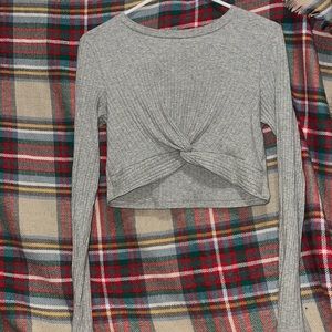 gray long sleeve crop top with twisted knot!!!